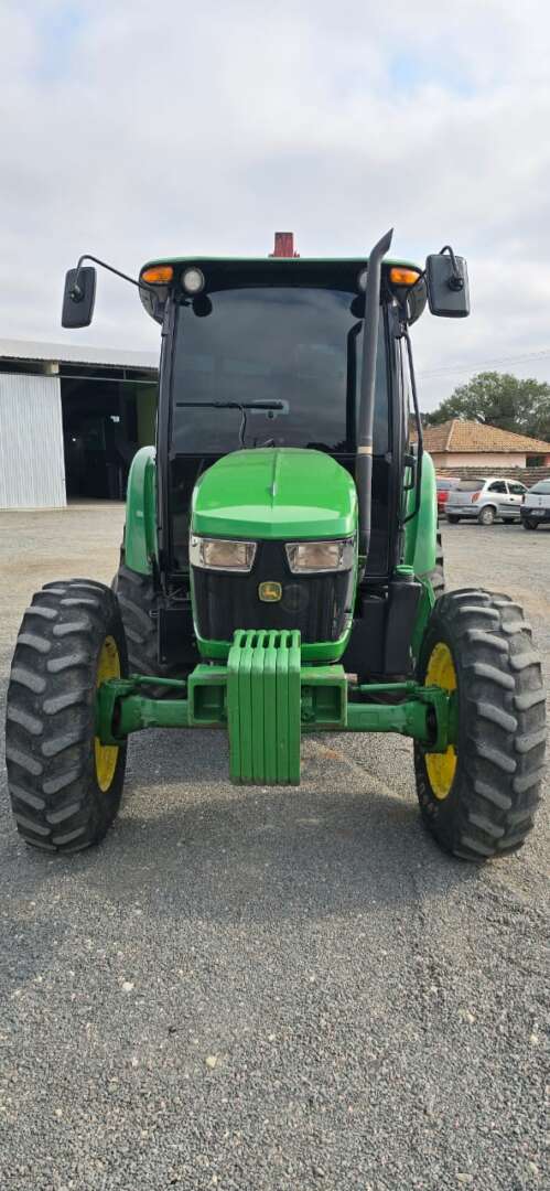 TRATOR JOHN DEERE JOHN DEERE 5080 ANO 2019 de Durau e Stoco Comercio de Caminhões LTDA no Paraná