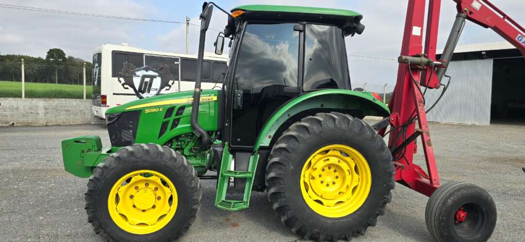 TRATOR JOHN DEERE JOHN DEERE 5080 ANO 2019 de Durau e Stoco Comercio de Caminhões LTDA no Paraná