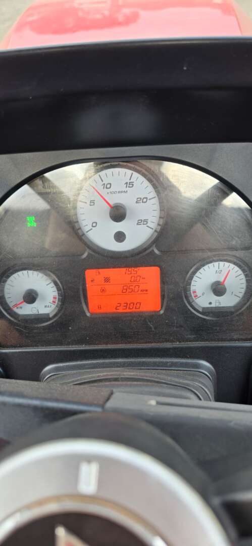 TRATOR MASSEY FERGUSON MF 5709 ANO 2020 de Durau e Stoco Comercio de Caminhões LTDA no Paraná