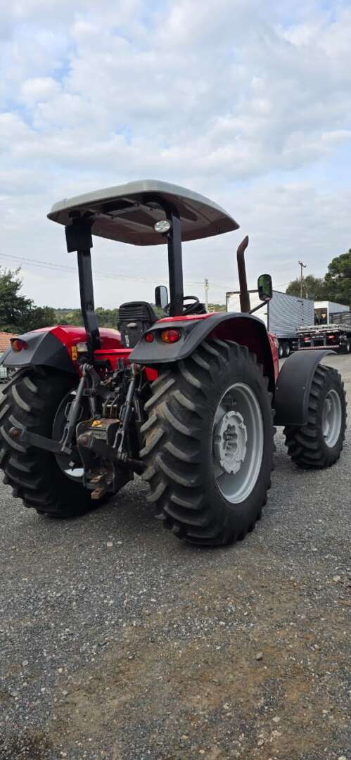 TRATOR MASSEY FERGUSON MF 5709 ANO 2020 de Durau e Stoco Comercio de Caminhões LTDA no Paraná