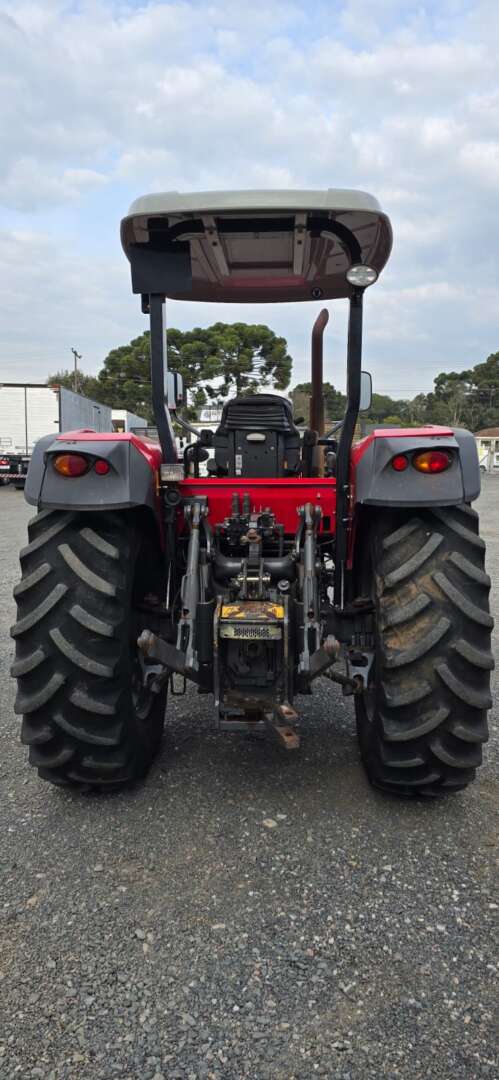 TRATOR MASSEY FERGUSON MF 5709 ANO 2020 de Durau e Stoco Comercio de Caminhões LTDA no Paraná