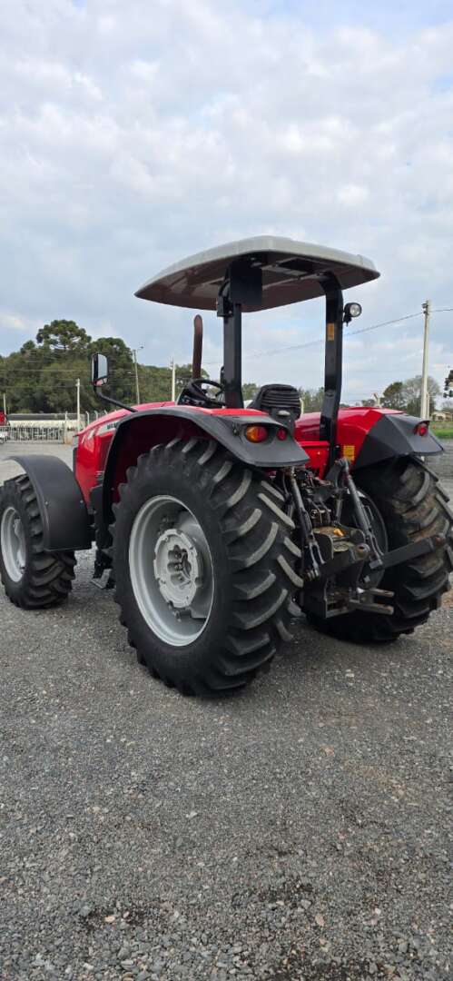 TRATOR MASSEY FERGUSON MF 5709 ANO 2020 de Durau e Stoco Comercio de Caminhões LTDA no Paraná