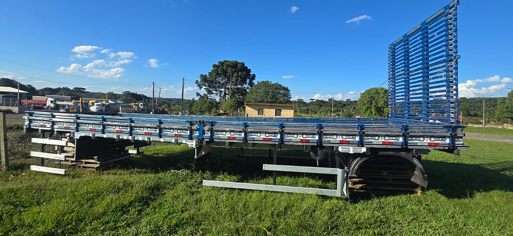 Carreta IMPLEMENTO CAMINHÃO CARROCERIA JAROL ANO 2022 2 Eixos de Durau e Stoco Comercio de Caminhões LTDA no Paraná