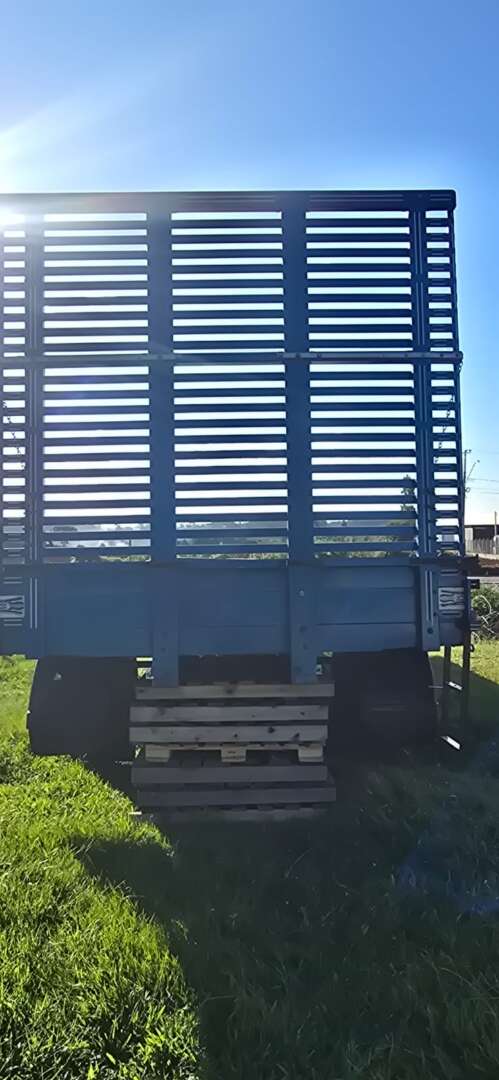 Carreta IMPLEMENTO CAMINHÃO CARROCERIA JAROL ANO 2022 2 Eixos de Durau e Stoco Comercio de Caminhões LTDA no Paraná