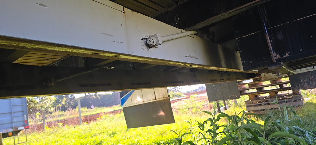 Carreta IMPLEMENTO CAMINHÃO CARROCERIA JAROL ANO 2022 2 Eixos de Durau e Stoco Comercio de Caminhões LTDA no Paraná