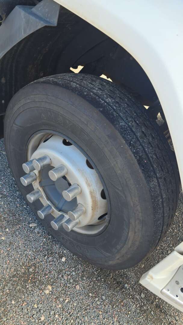 Caminhão VOLVO VM 270 Carroceria ANO 2022 de Durau e Stoco Comercio de Caminhões LTDA no Paraná