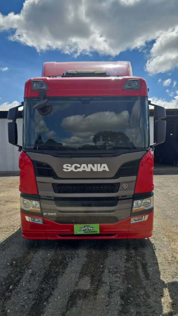 Caminhão SCANIA 360 Carroceria ANO 2021 de Durau e Stoco Comercio de Caminhões LTDA no Paraná