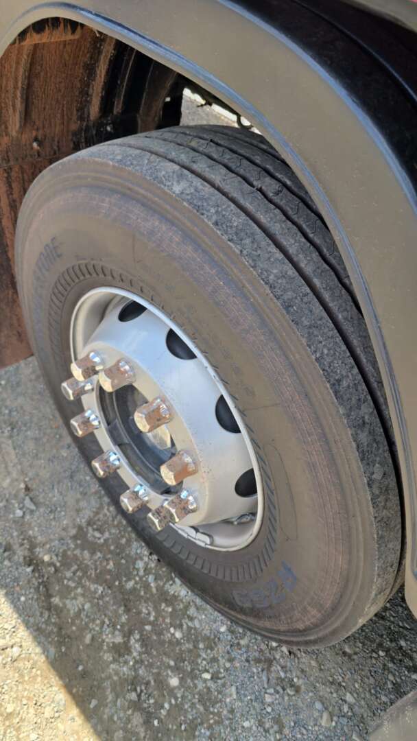 Caminhão SCANIA 360 Carroceria ANO 2021 de Durau e Stoco Comercio de Caminhões LTDA no Paraná