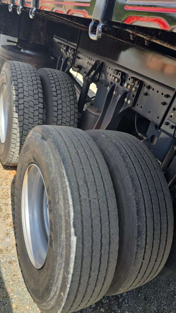 Caminhão SCANIA 360 Carroceria ANO 2021 de Durau e Stoco Comercio de Caminhões LTDA no Paraná