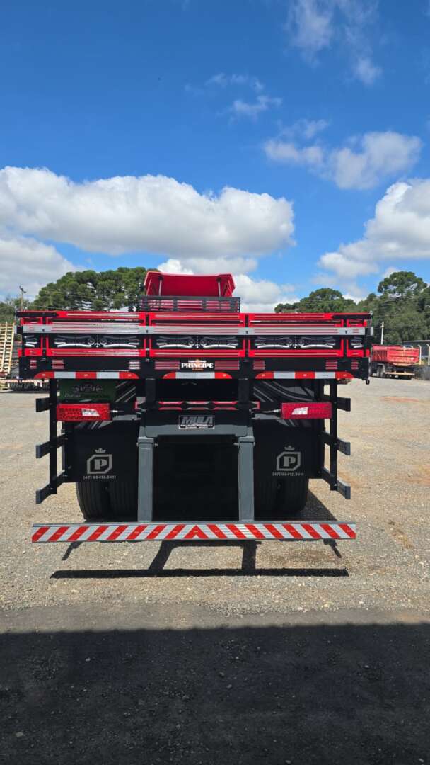 Caminhão SCANIA 360 Carroceria ANO 2021 de Durau e Stoco Comercio de Caminhões LTDA no Paraná