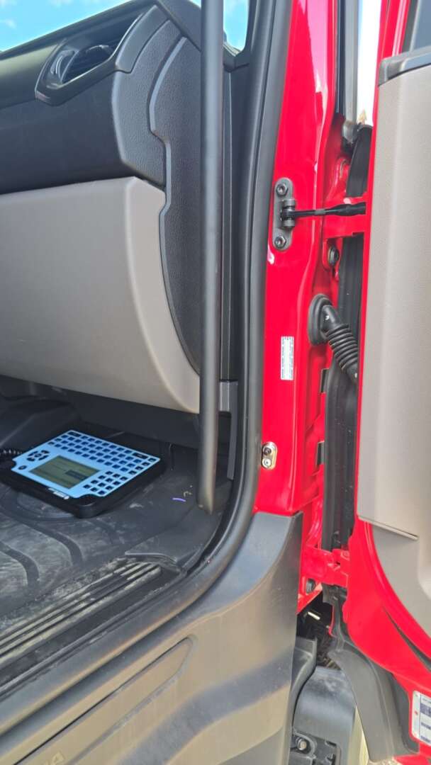 Caminhão SCANIA 360 Carroceria ANO 2021 de Durau e Stoco Comercio de Caminhões LTDA no Paraná