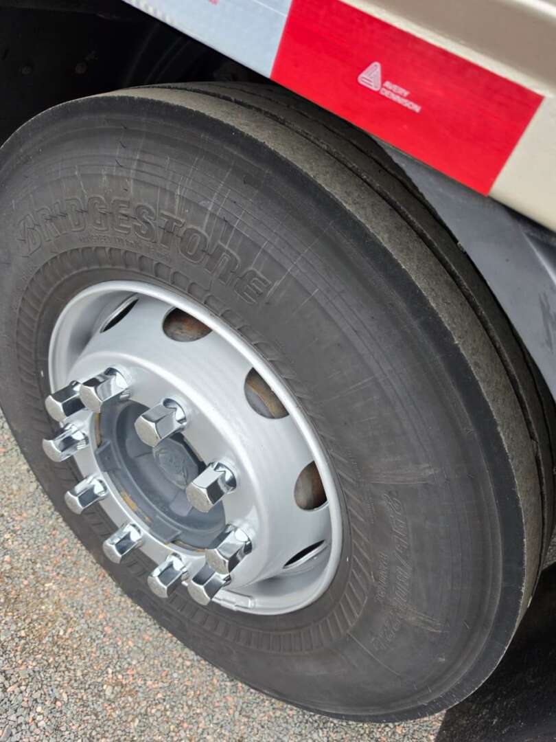 Caminhão SCANIA P310 Baú Furgão ANO 2014 de Durau e Stoco Comercio de Caminhões LTDA no Paraná