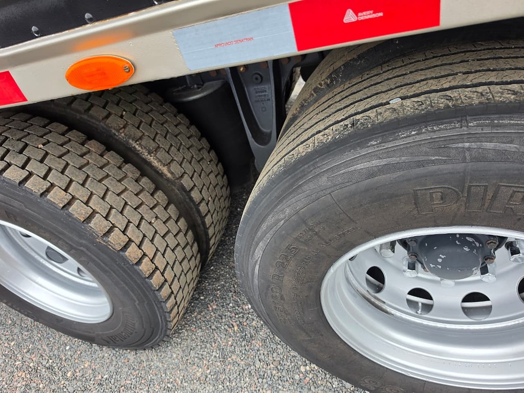 Caminhão SCANIA P310 Baú Furgão ANO 2014 de Durau e Stoco Comercio de Caminhões LTDA no Paraná