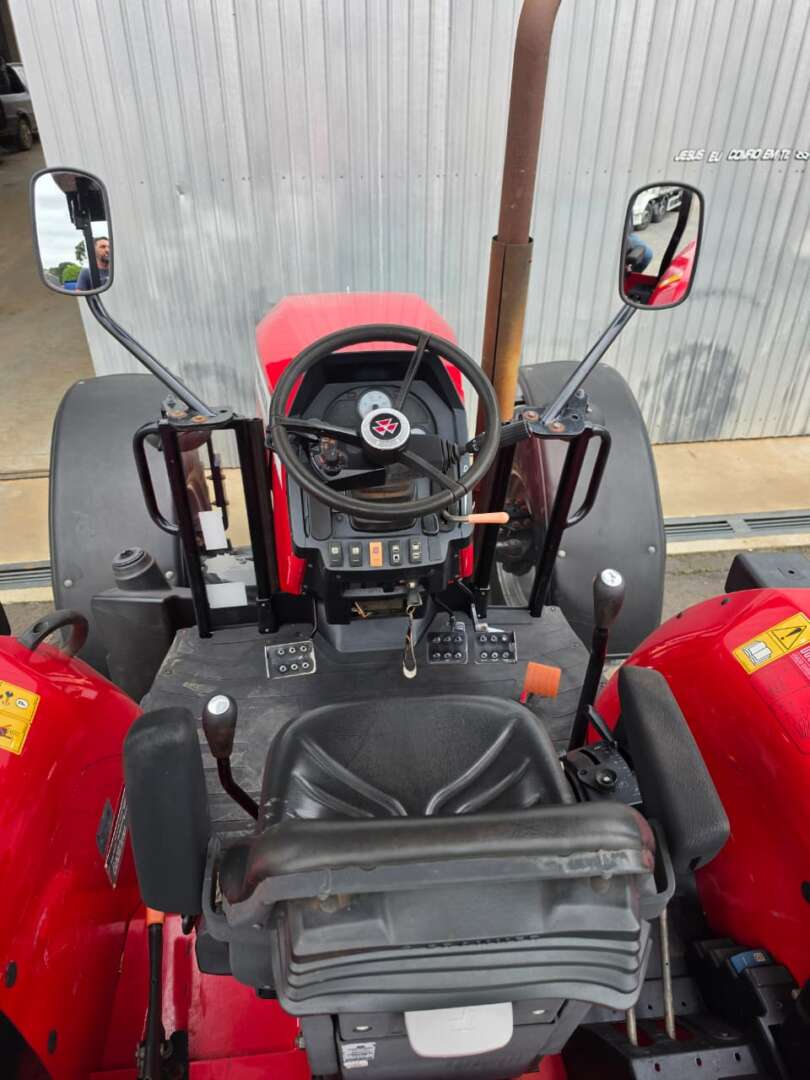 TRATOR MASSEY FERGUSON MF 5709 ANO 2020 de Durau e Stoco Comercio de Caminhões LTDA no Paraná