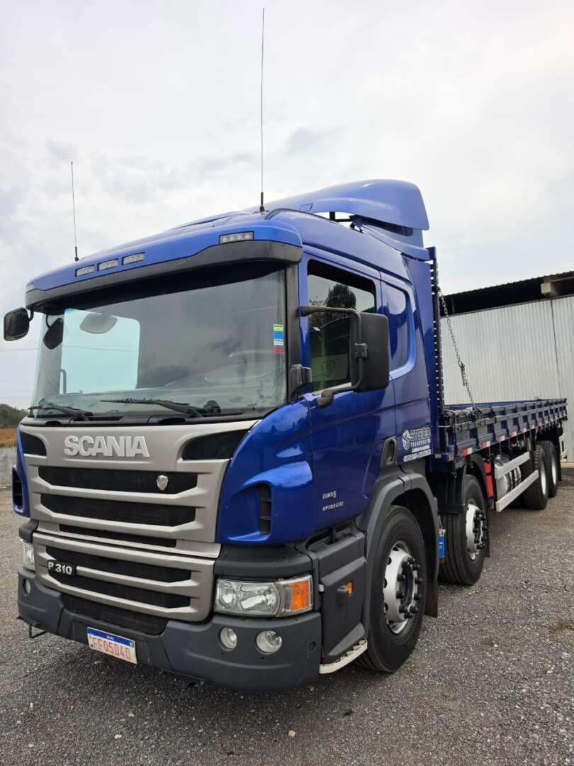 Caminhão SCANIA P310 Carroceria ANO 2015 de Durau e Stoco Comercio de Caminhões LTDA no Paraná