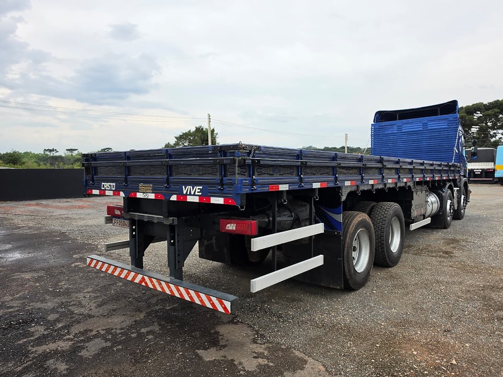 Caminhão SCANIA P310 Carroceria ANO 2015 de Durau e Stoco Comercio de Caminhões LTDA no Paraná
