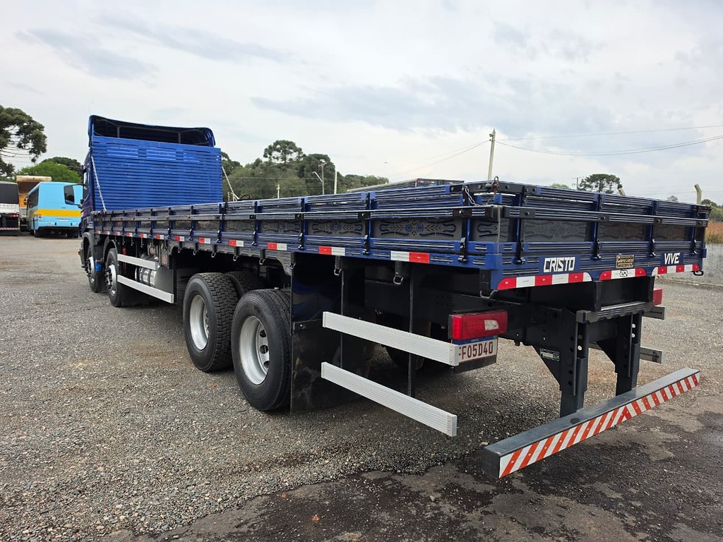 Caminhão SCANIA P310 Carroceria ANO 2015 de Durau e Stoco Comercio de Caminhões LTDA no Paraná