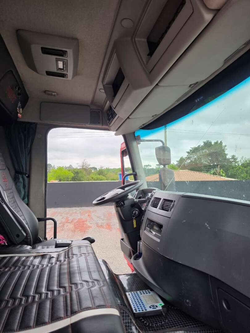 Caminhão VOLVO VM 330 Carroceria ANO 2022 de Durau e Stoco Comercio de Caminhões LTDA no Paraná