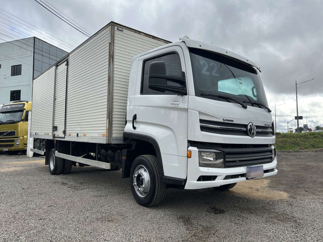 Caminhão VOLKSWAGEN VW 9170 Baú Furgão ANO 2022 de Linha Verde Caminhões e Máquinas no Paraná