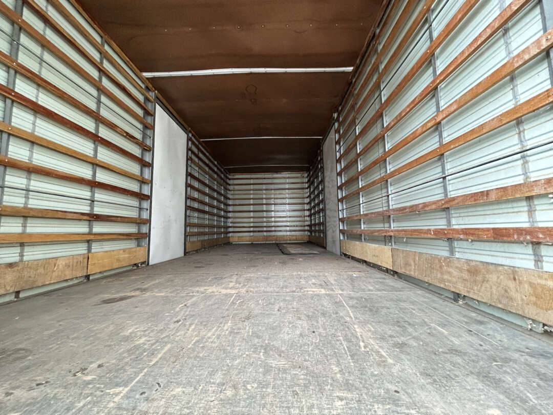 Caminhão VOLKSWAGEN VW 9170 Baú Furgão ANO 2022 de Linha Verde Caminhões e Máquinas no Paraná