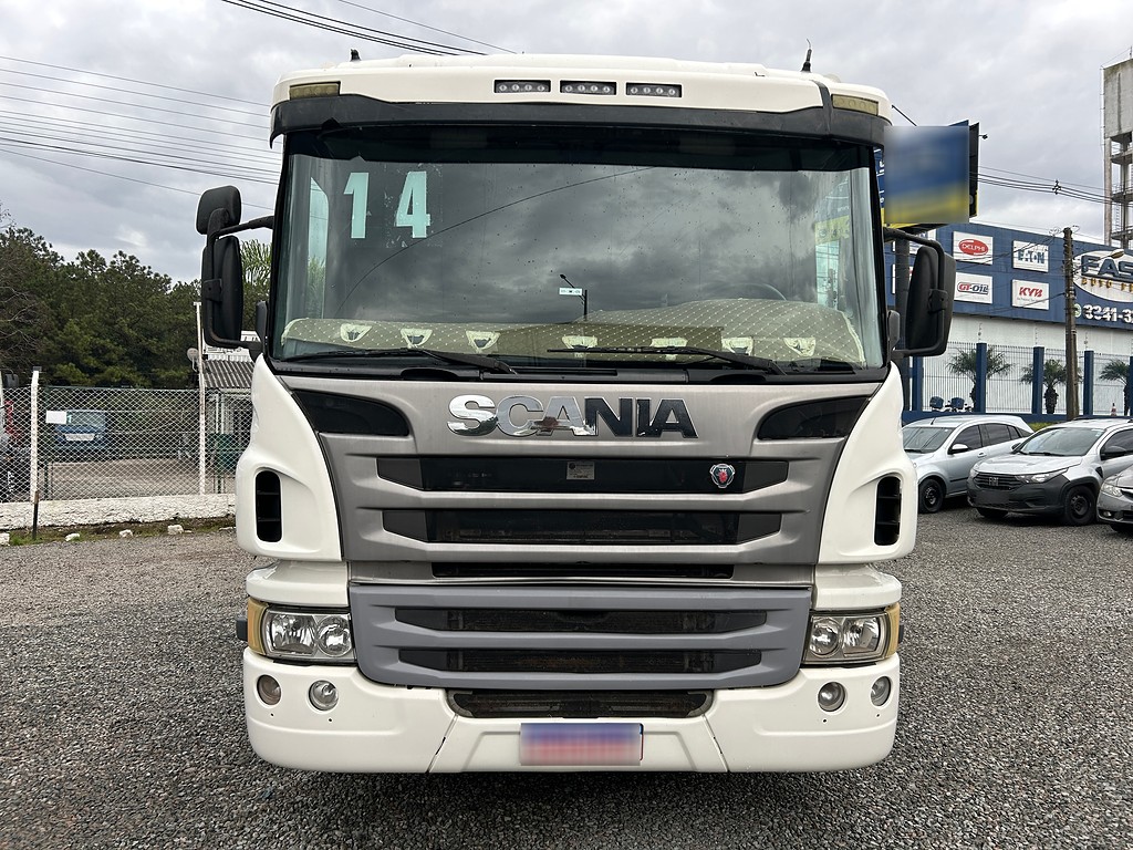 Caminhão SCANIA P310 Carga Seca ANO 2014 de Linha Verde Caminhões e Máquinas no Paraná