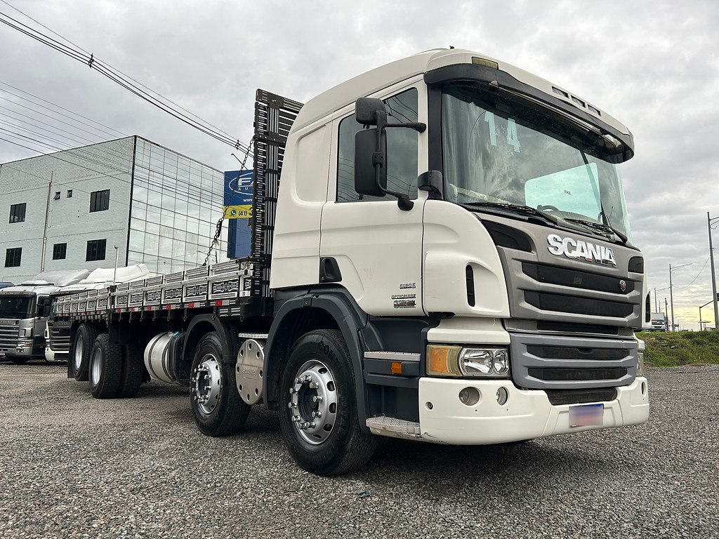 Caminhão SCANIA P310 Carga Seca ANO 2014 de Linha Verde Caminhões e Máquinas no Paraná