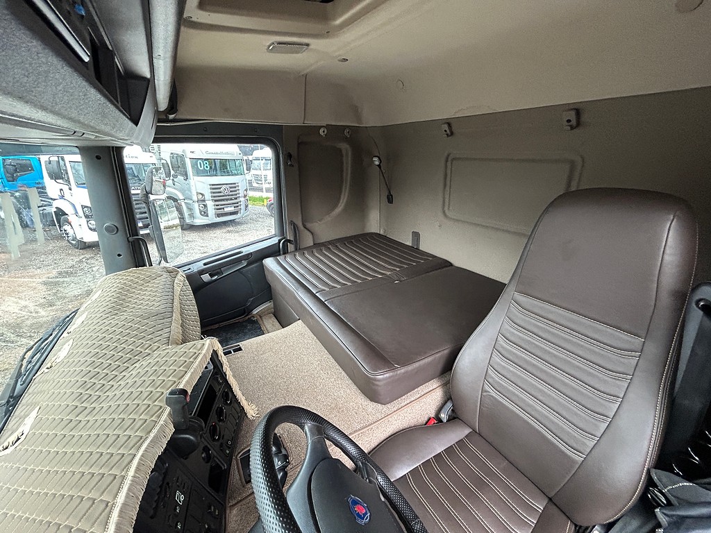 Caminhão SCANIA P310 Carga Seca ANO 2014 de Linha Verde Caminhões e Máquinas no Paraná