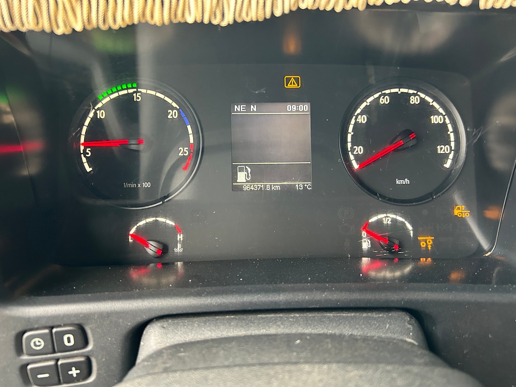 Caminhão SCANIA P310 Carga Seca ANO 2014 de Linha Verde Caminhões e Máquinas no Paraná