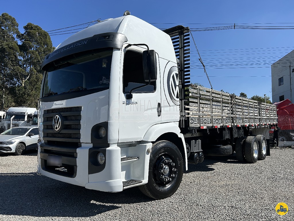 Caminhão VOLKSWAGEN VW 24250 Carroceria ANO 2011 de Linha Verde Caminhões e Máquinas no Paraná