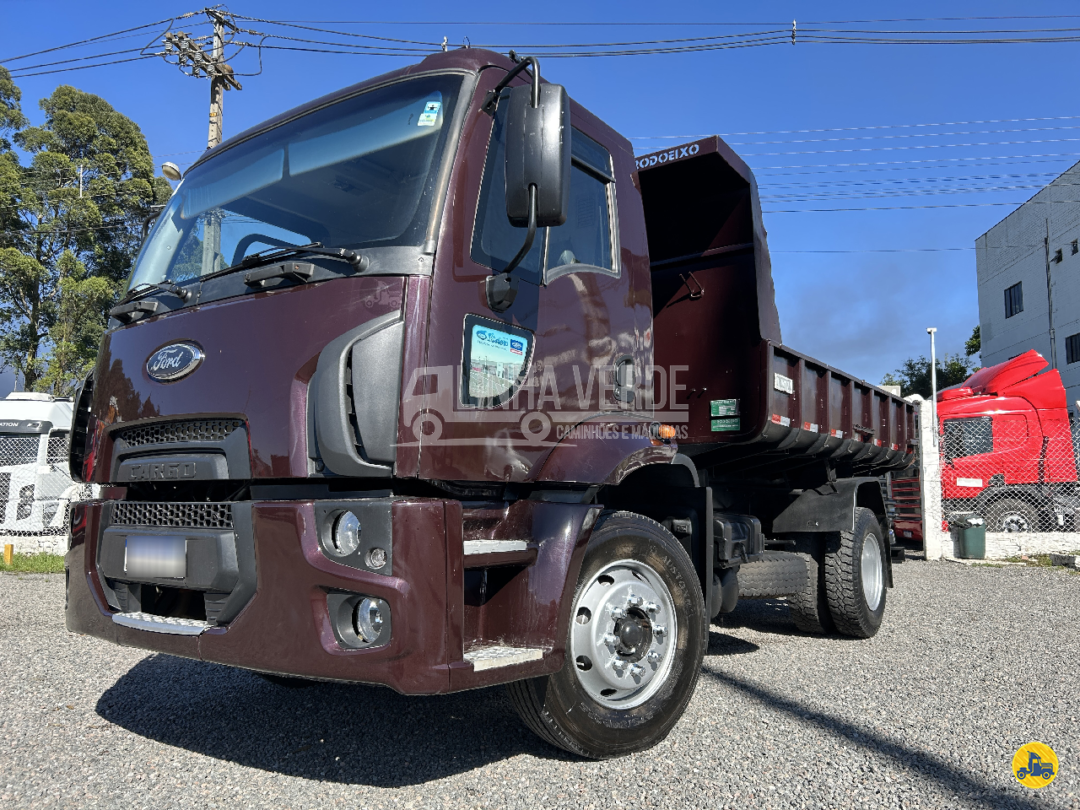 Caminhão FORD CARGO 1317 Caçamba Basculante ANO 2012 de Linha Verde Caminhões e Máquinas no Paraná