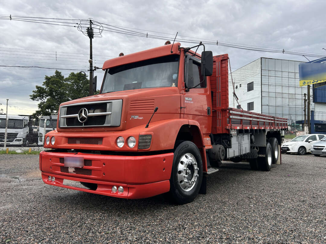 Caminhão MERCEDES BENZ MB 1620 Carga Seca ANO 1998 de Linha Verde Caminhões e Máquinas no Paraná