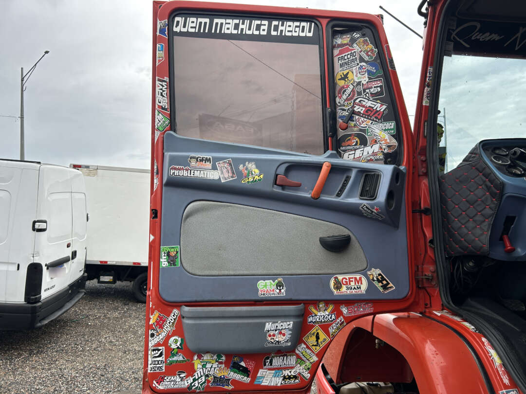 Caminhão MERCEDES BENZ MB 1620 Carga Seca ANO 1998 de Linha Verde Caminhões e Máquinas no Paraná