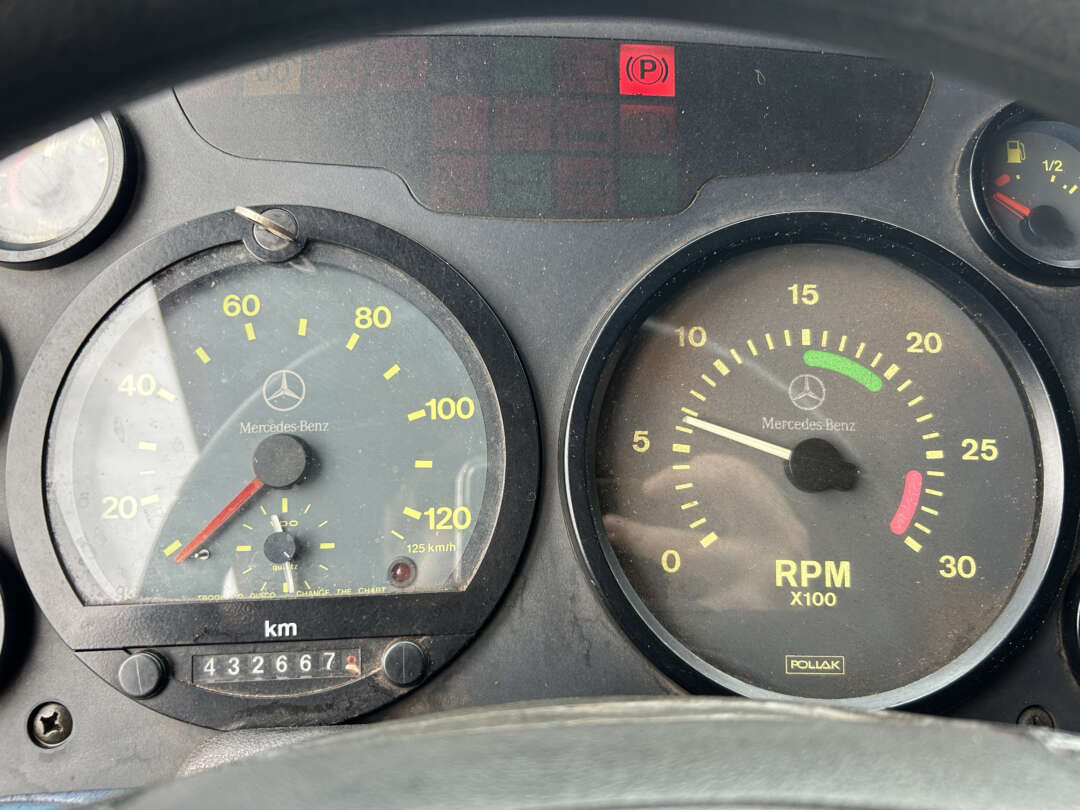 Caminhão MERCEDES BENZ MB 1620 Carga Seca ANO 1998 de Linha Verde Caminhões e Máquinas no Paraná