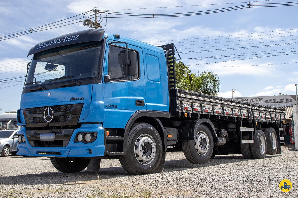 Caminhão MERCEDES BENZ MB 2430 Carroceria ANO 2014 de Linha Verde Caminhões e Máquinas no Paraná