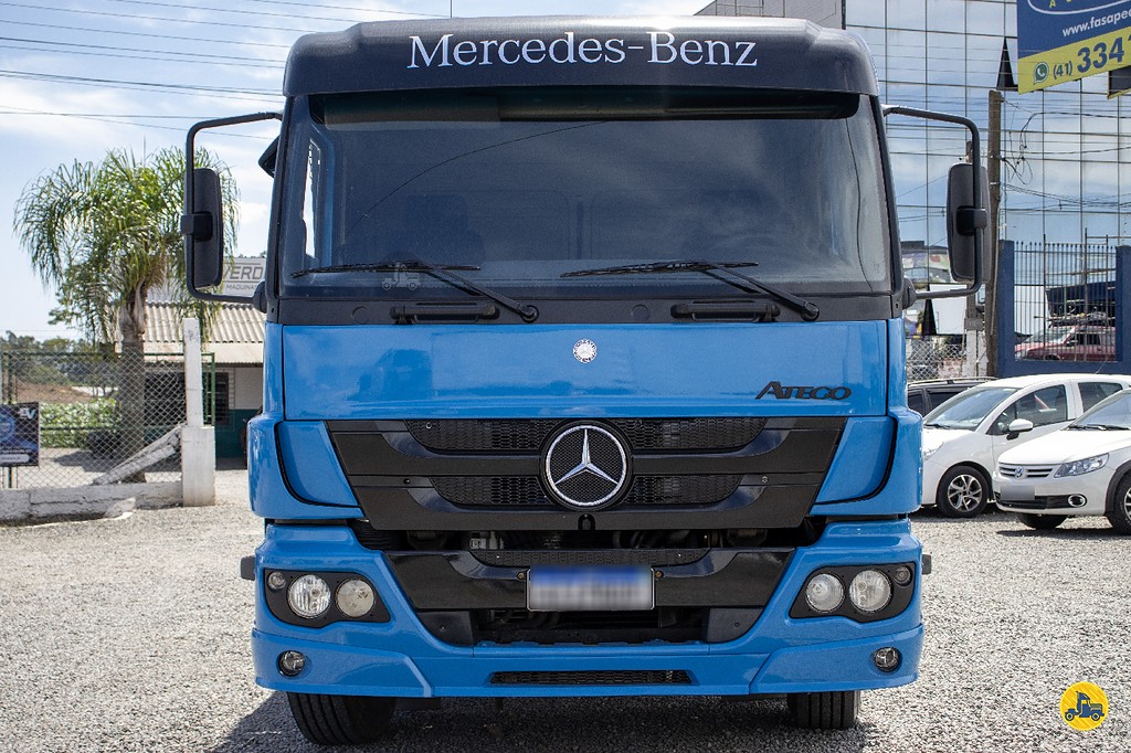 Caminhão MERCEDES BENZ MB 2430 Carroceria ANO 2014 de Linha Verde Caminhões e Máquinas no Paraná