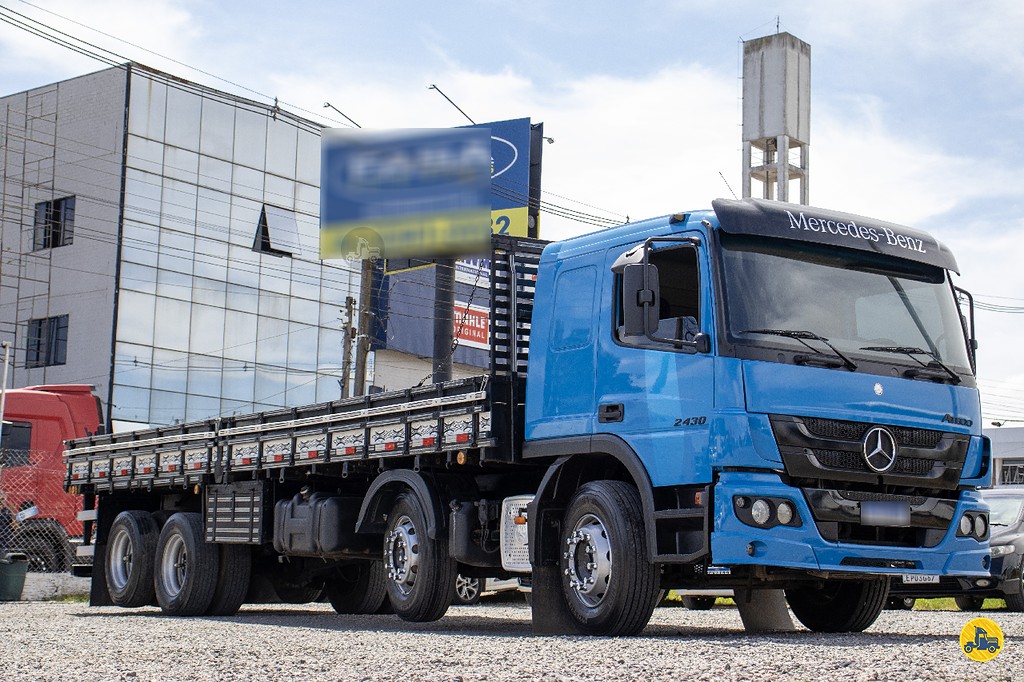 Caminhão MERCEDES BENZ MB 2430 Carroceria ANO 2014 de Linha Verde Caminhões e Máquinas no Paraná