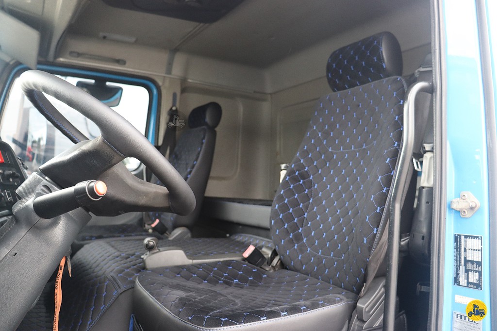 Caminhão MERCEDES BENZ MB 2430 Carroceria ANO 2014 de Linha Verde Caminhões e Máquinas no Paraná