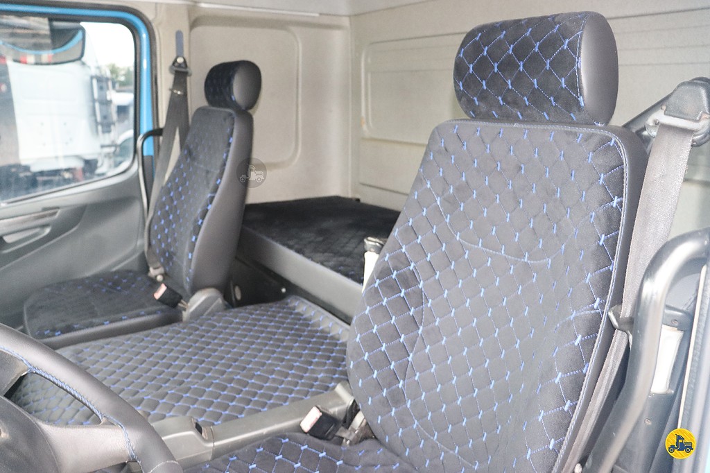 Caminhão MERCEDES BENZ MB 2430 Carroceria ANO 2014 de Linha Verde Caminhões e Máquinas no Paraná
