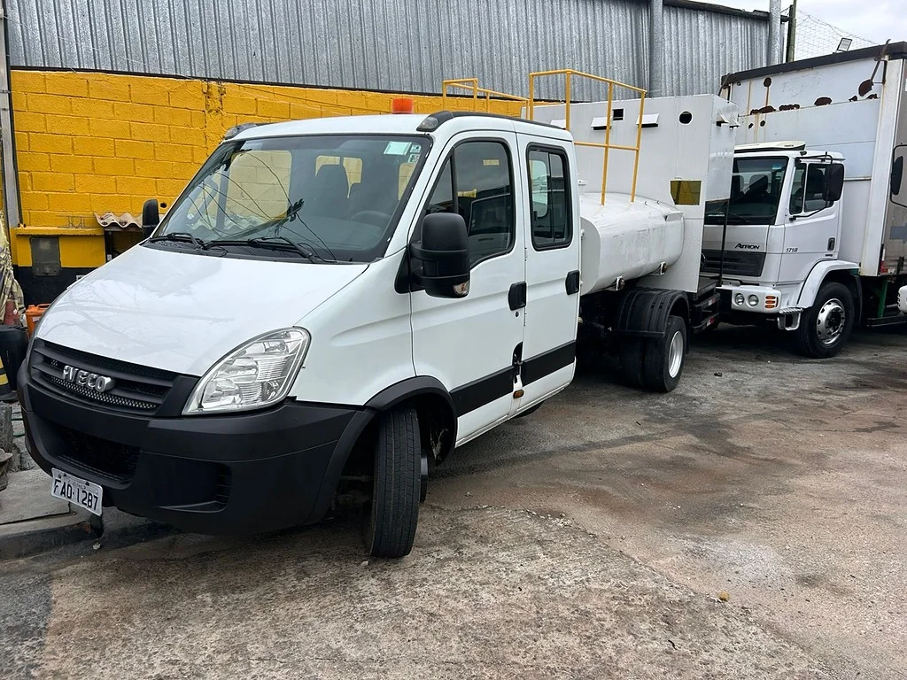 Caminhão IVECO DAILY 70c16 Tanque Pipa ANO 2011 de Barella Caminhões em São Paulo