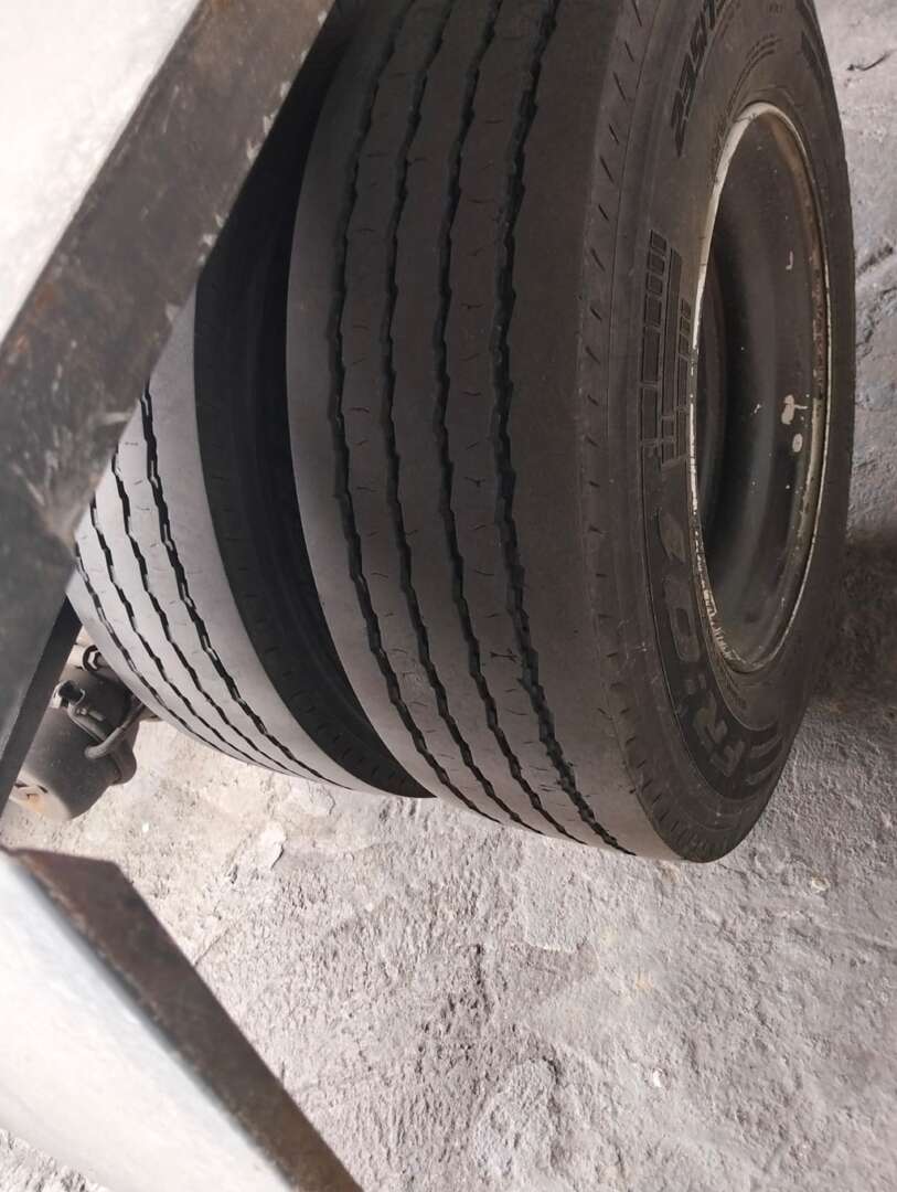 Caminhão MERCEDES BENZ MB 1016 Plataforma Guincho ANO 2019 de Barella Caminhões em São Paulo