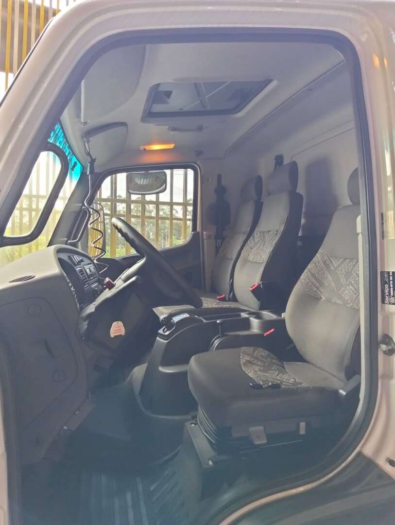 Caminhão MERCEDES BENZ MB 1016 Plataforma Guincho ANO 2019 de Barella Caminhões em São Paulo