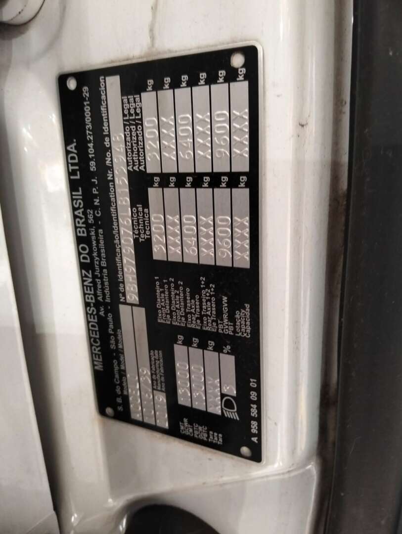 Caminhão MERCEDES BENZ MB 1016 Plataforma Guincho ANO 2019 de Barella Caminhões em São Paulo