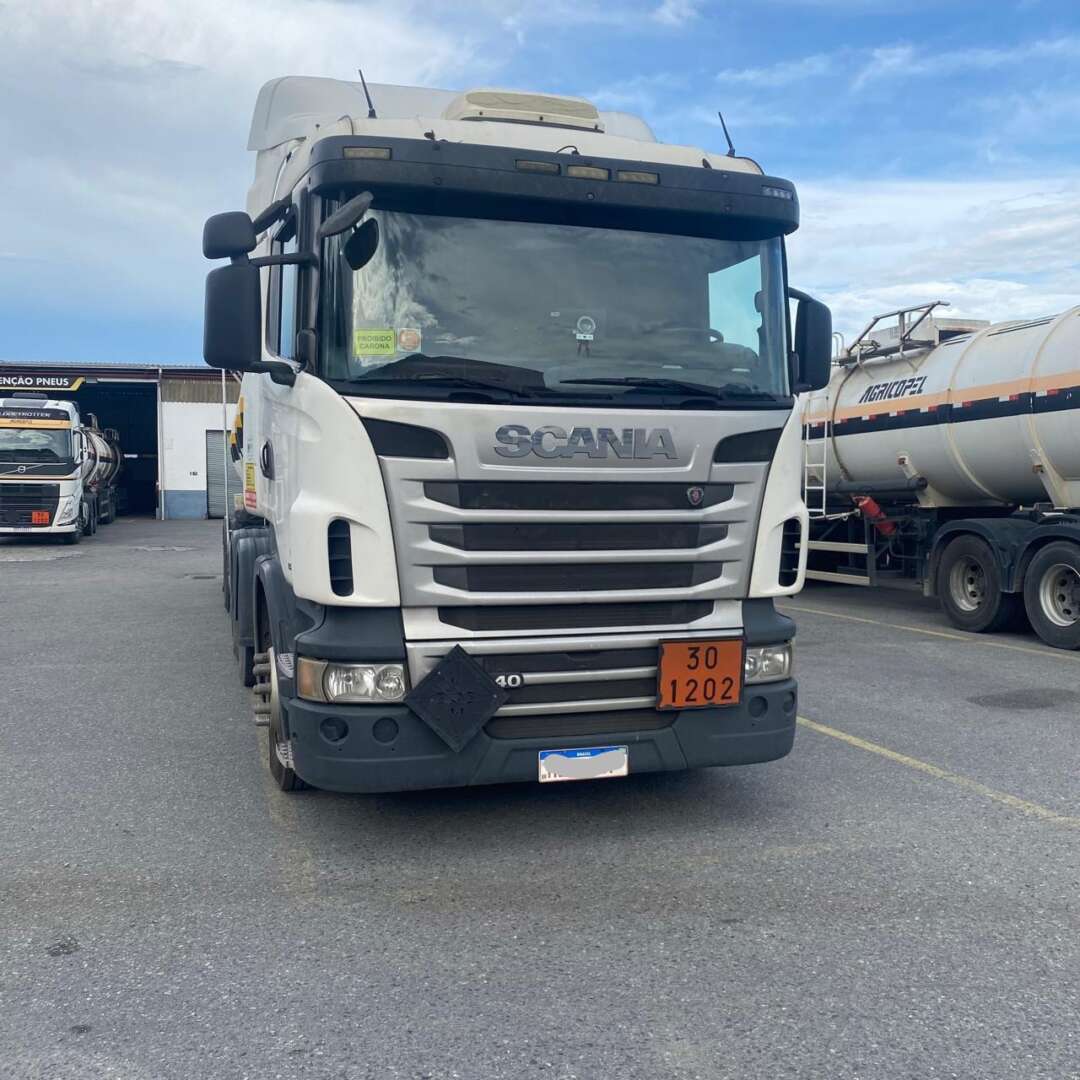 Caminhão SCANIA 440 Cavalo Mecânico ANO 2013 de Venda Truck Anuncios SC na Santa Catarina