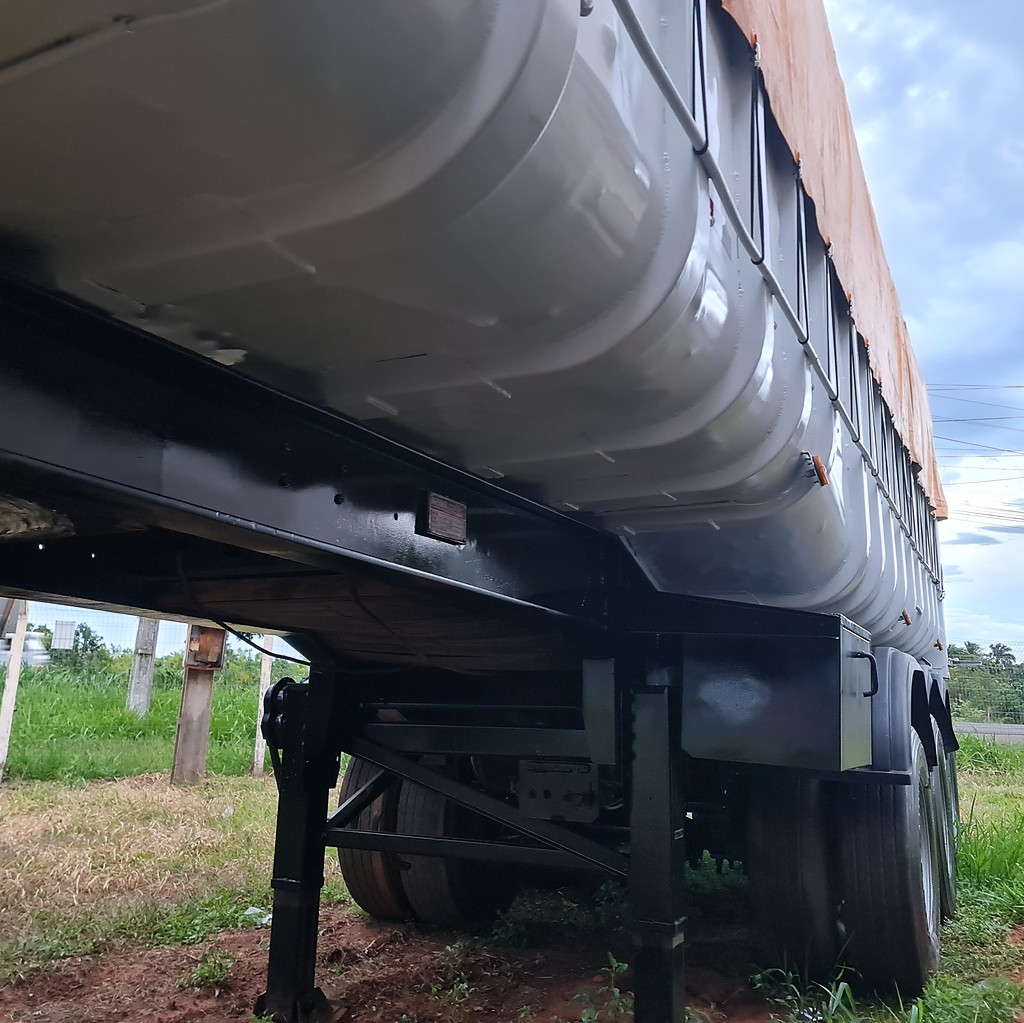 Carreta SEMI-REBOQUE CACAMBA Noma ANO 2011 3 Eixos de MegaTruck MS no Mato Grosso do Sul