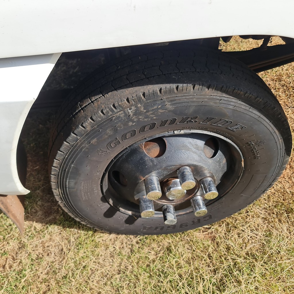 Caminhão VOLKSWAGEN VW 8150 Baú Frigorífico ANO 2010 de MegaTruck MS no Mato Grosso do Sul