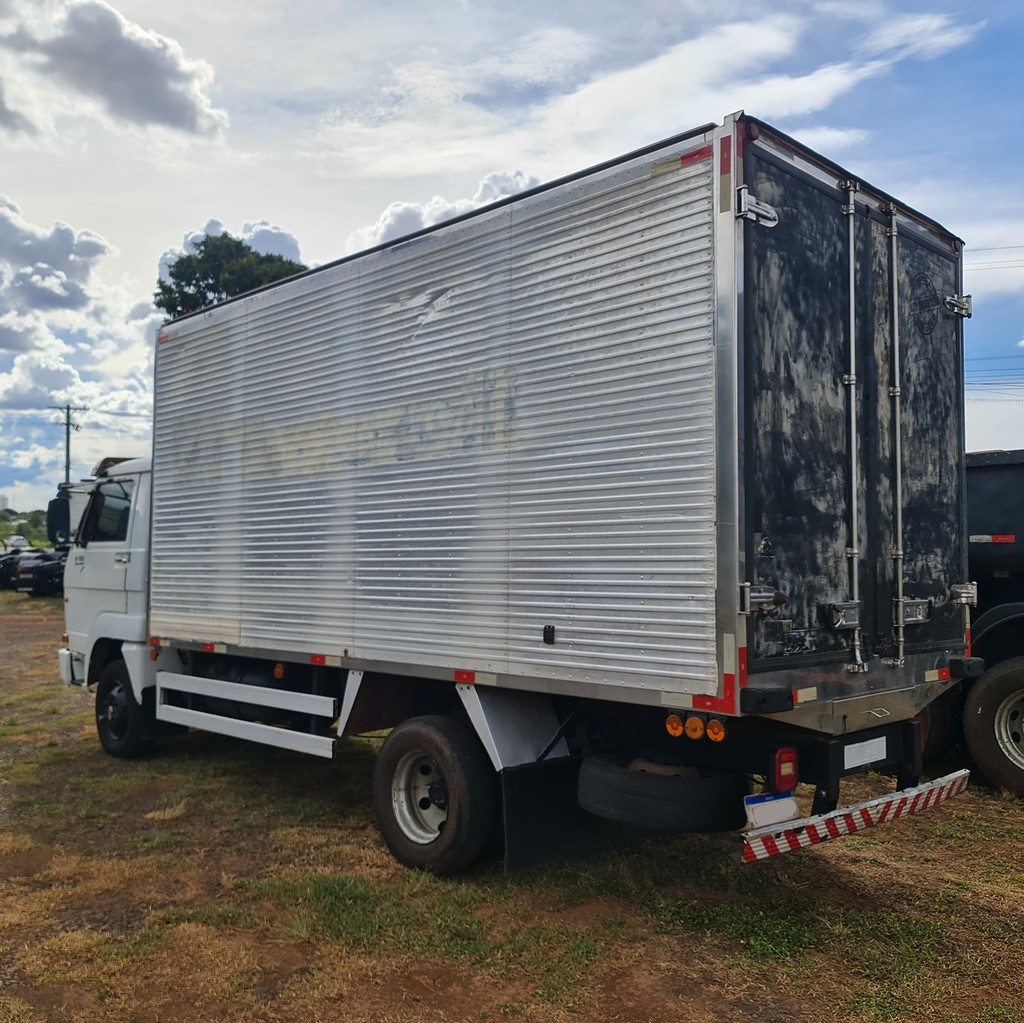 Caminhão VOLKSWAGEN VW 8150 Baú Frigorífico ANO 2010 de MegaTruck MS no Mato Grosso do Sul