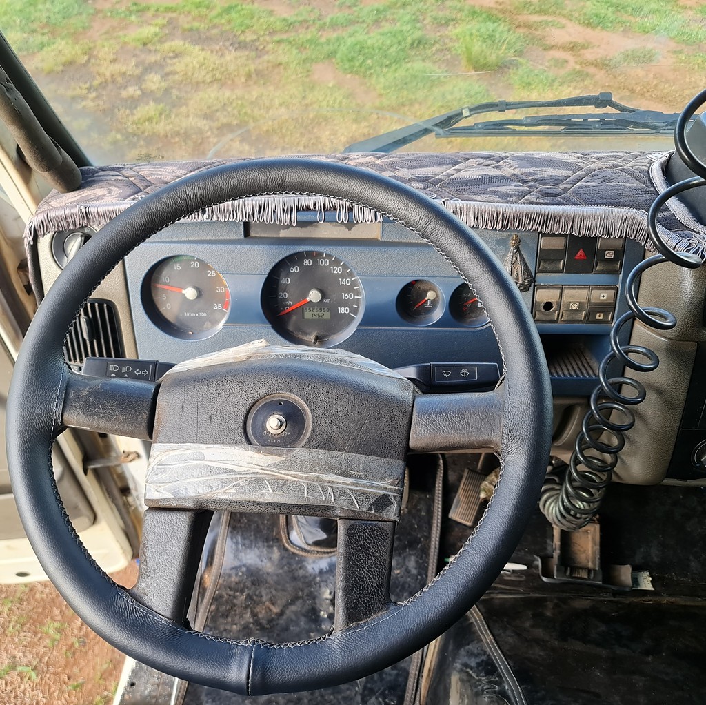 Caminhão VOLKSWAGEN VW 8150 Baú Furgão ANO 2010 de MegaTruck MS no Mato Grosso do Sul