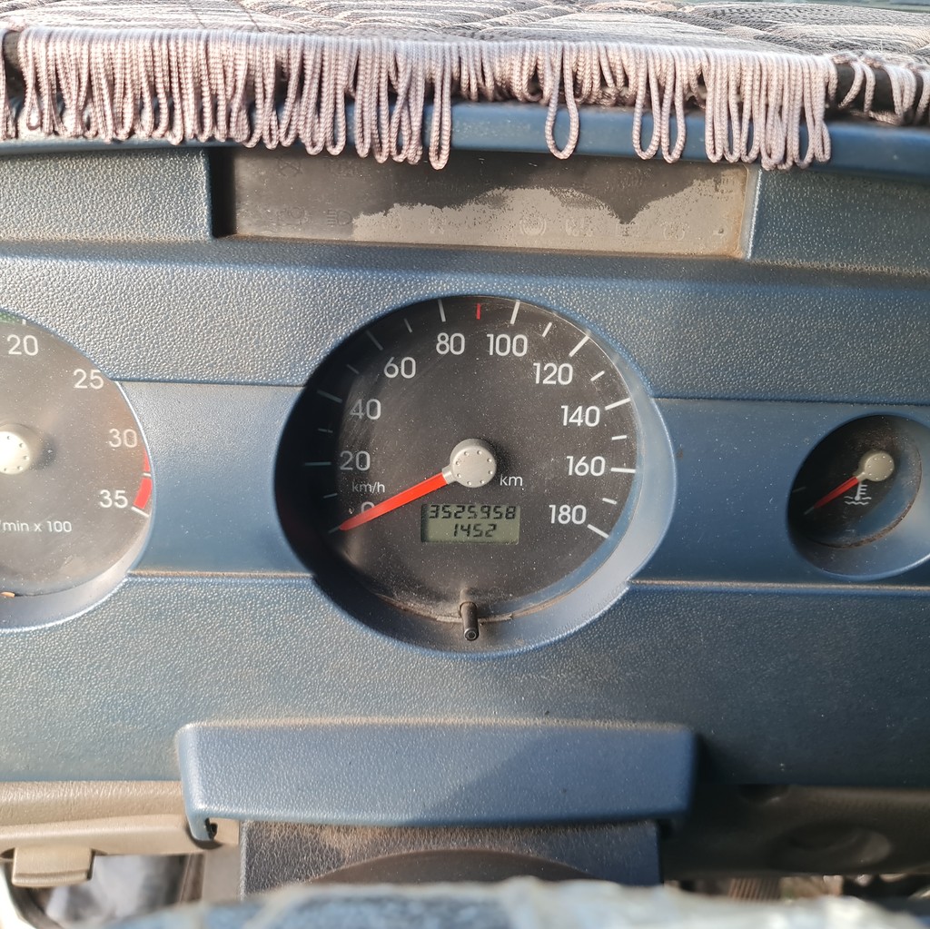 Caminhão VOLKSWAGEN VW 8150 Baú Furgão ANO 2010 de MegaTruck MS no Mato Grosso do Sul