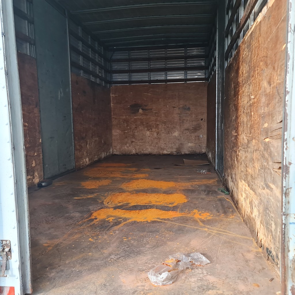 Caminhão VOLKSWAGEN VW 8150 Baú Furgão ANO 2010 de MegaTruck MS no Mato Grosso do Sul