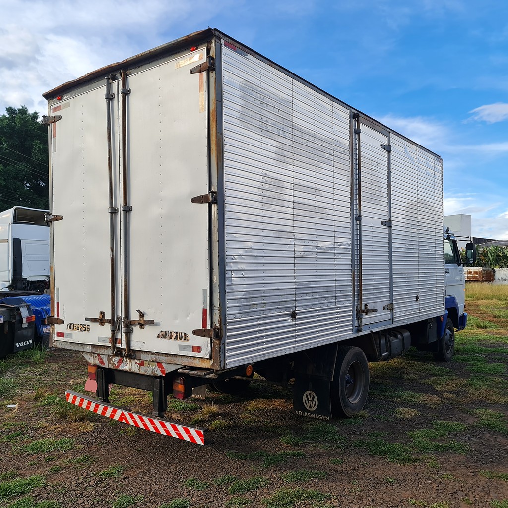 Caminhão VOLKSWAGEN VW 8150 Baú Furgão ANO 2010 de MegaTruck MS no Mato Grosso do Sul